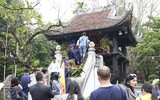 Đầu xuân chiêm bái chùa Một Cột